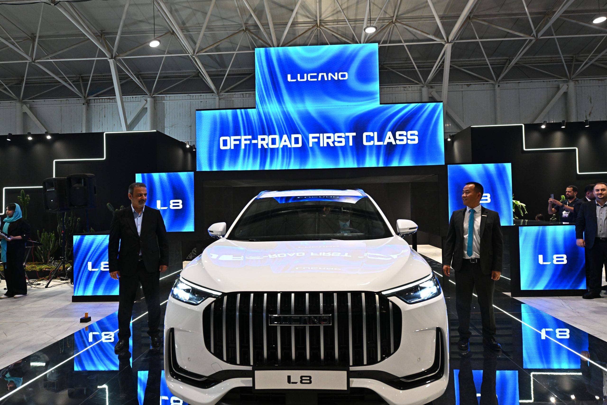 رونمایی باشکوه از شاسی‌بلند لوکس «لوکانو L8» در نمایشگاه خودروی شیراز